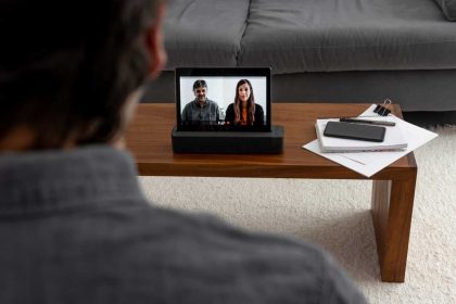 telecommuting-at-home-LB6C56G