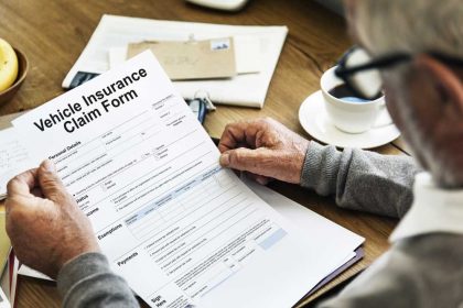 vehicle-car-insurance-claim-form-concept-PNNYGG5-2