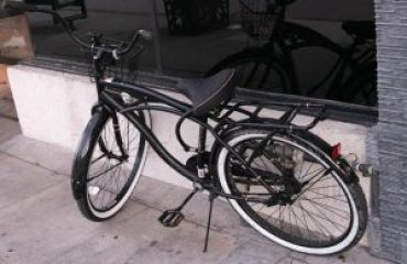Car Strikes Bicyclist, Injuries at E Chestnut Hill Rd & Old Newark Rd