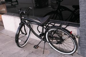 Car Strikes Bicyclist, Injuries at E Chestnut Hill Rd & Old Newark Rd