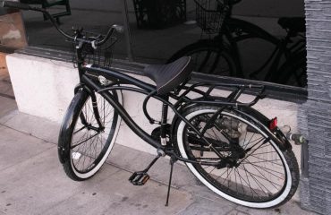 Car Strikes Bicyclist, Injuries at E Chestnut Hill Rd & Old Newark Rd