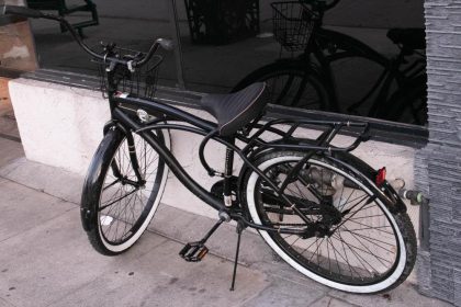 Car Strikes Bicyclist, Injuries at E Chestnut Hill Rd & Old Newark Rd